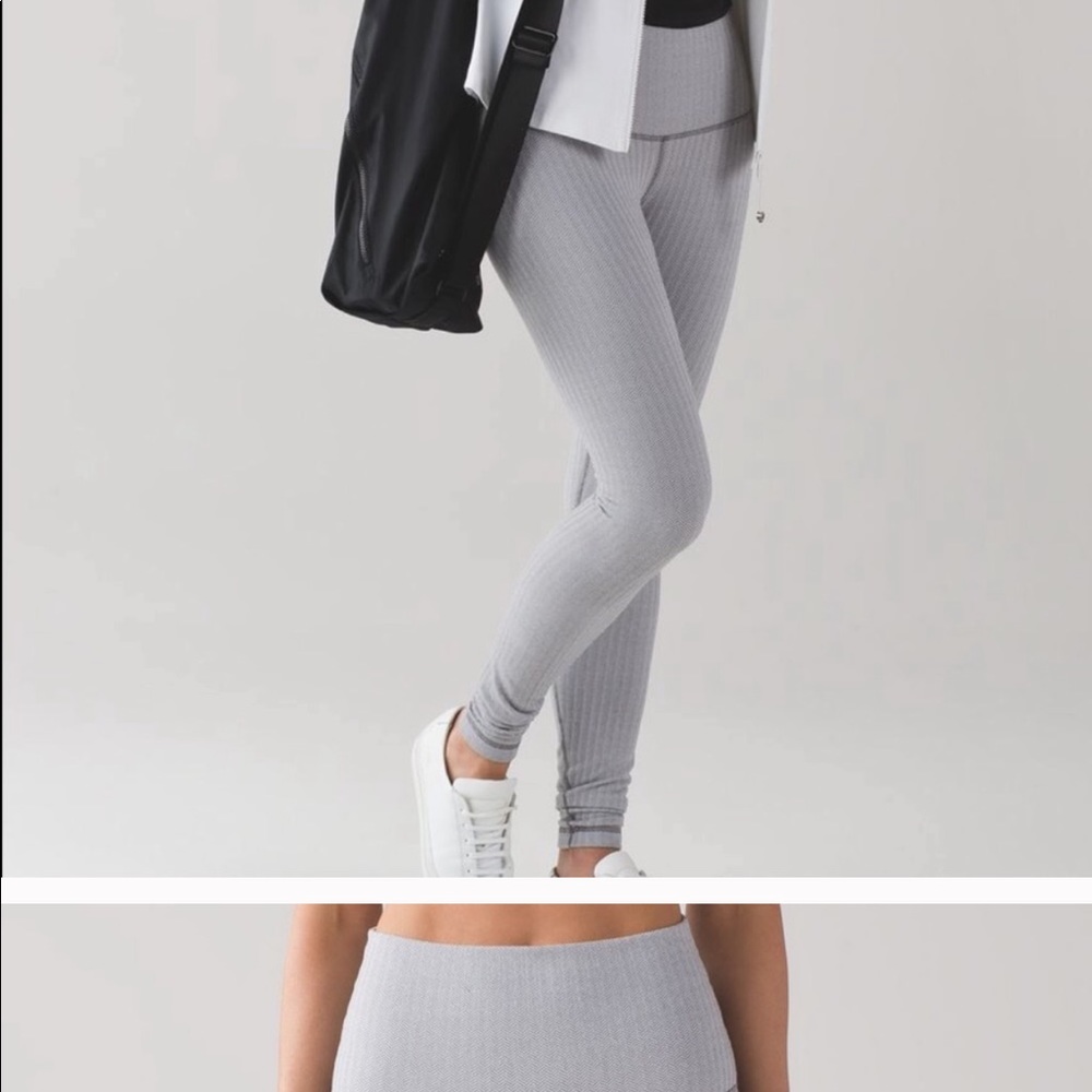 Lululemon leggings Size 4 small Color gray chevron